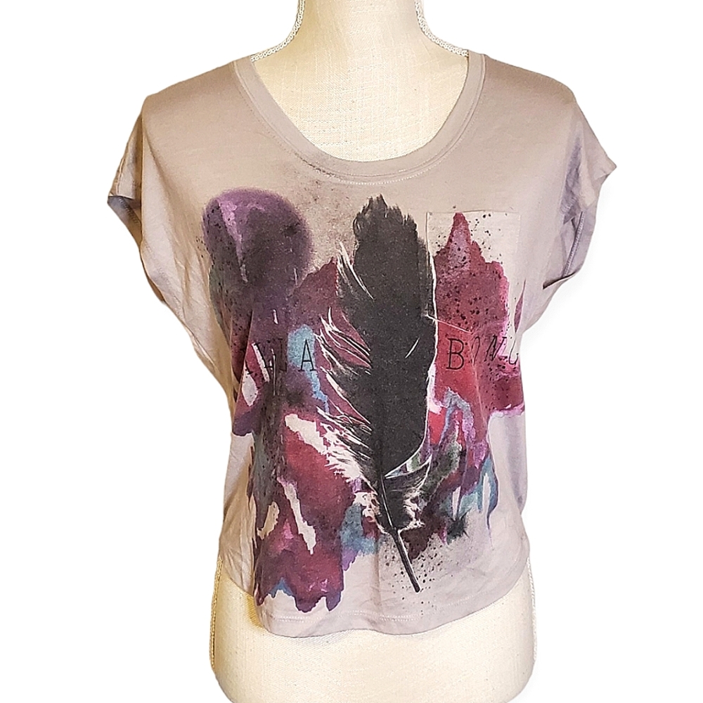 BILLABONG | Women's gray with feather print cap-sleeve t-shirt. - Picture 1 of 8
